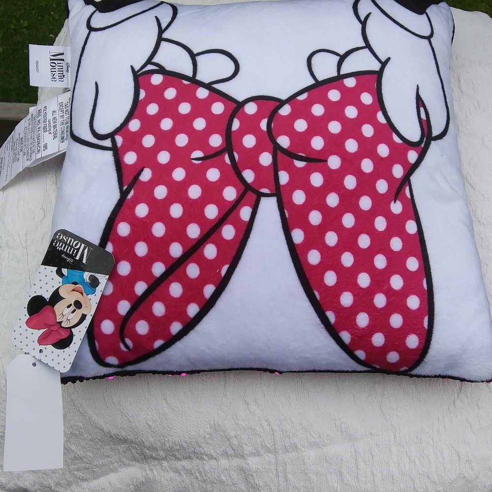 New Disney Minnie Mouse throw pillow sequins